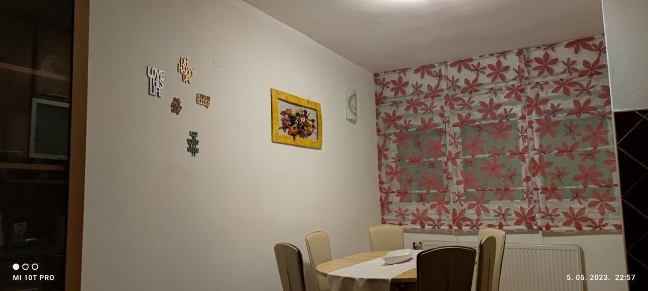 Carpe Diem Gospić Esterno foto